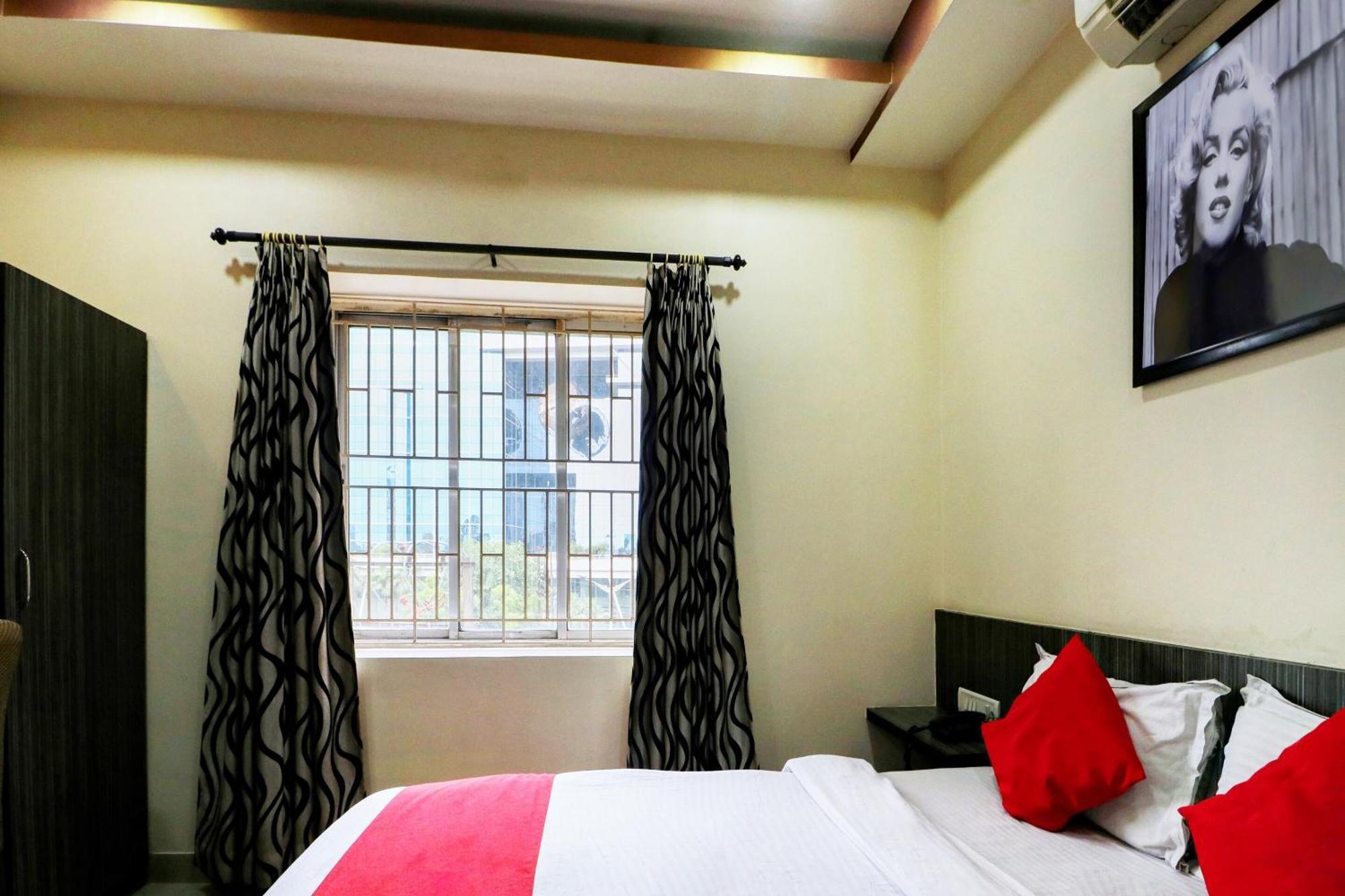 Oyo Flagship 1805 Hotel Star Delight Panchuria エクステリア 写真
